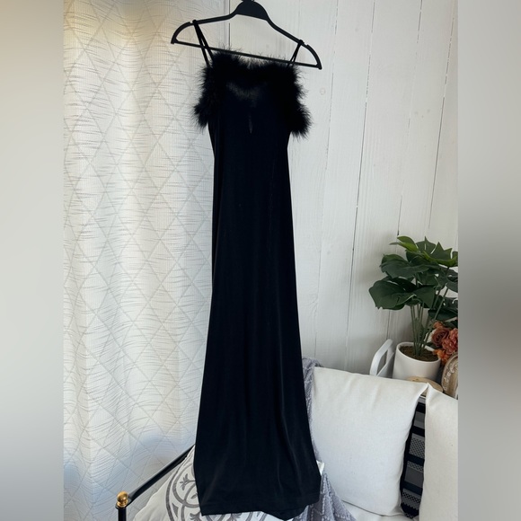 california concepts Dresses & Skirts - Vintage California Concepts Slinky Maxi Dress with Boa Trim Sz S